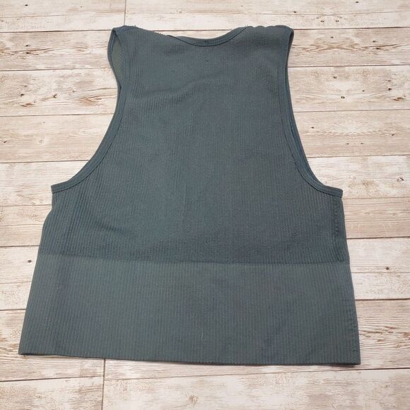 Urban Outfitters Ribbed Deep V-Neck Sleeveless Crop Top, Size M‎ - Picture 2 of 4